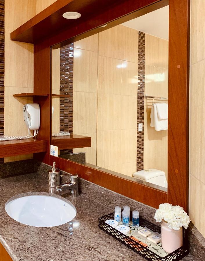 Hotel Adriand'S Machala Extérieur photo